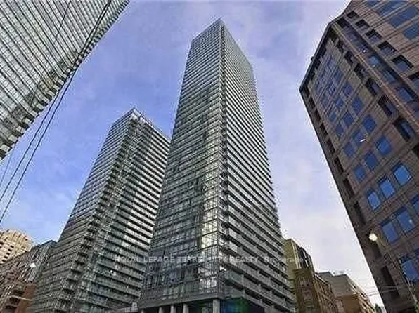 38 Grenville St, Toronto, ON