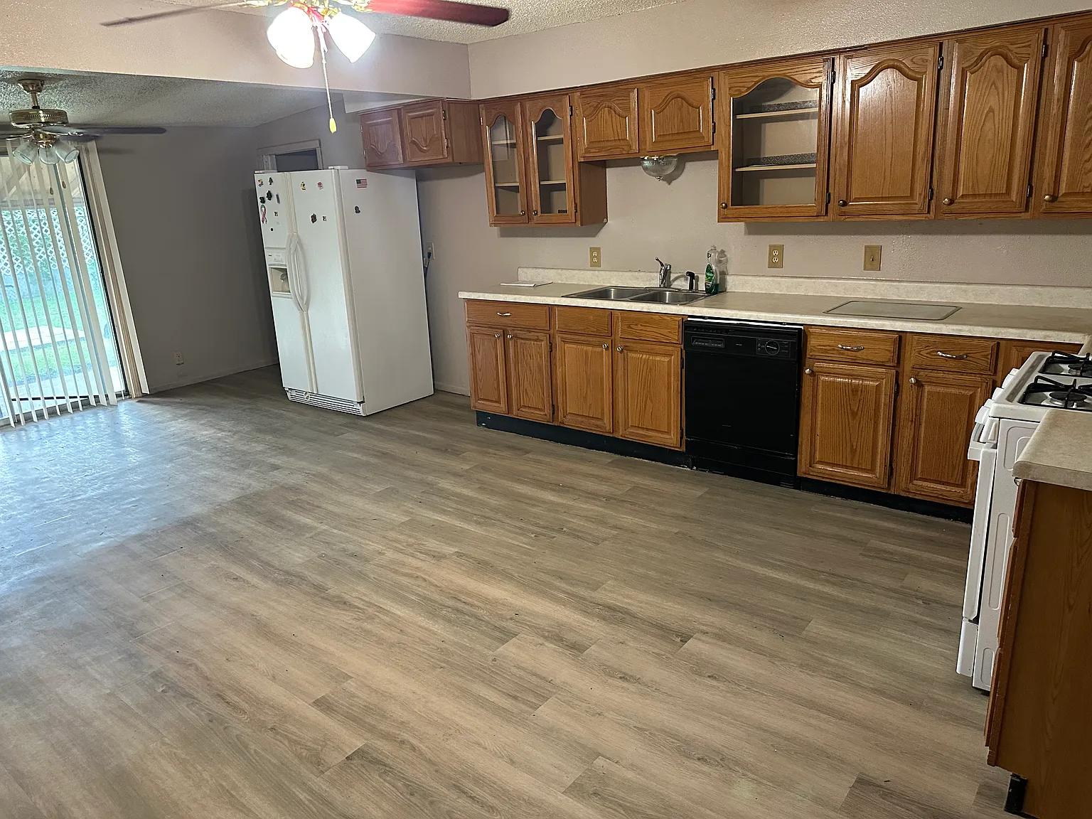 3 bed, 1.5 bath, 1574 sqft, $1,495 — Photo 3