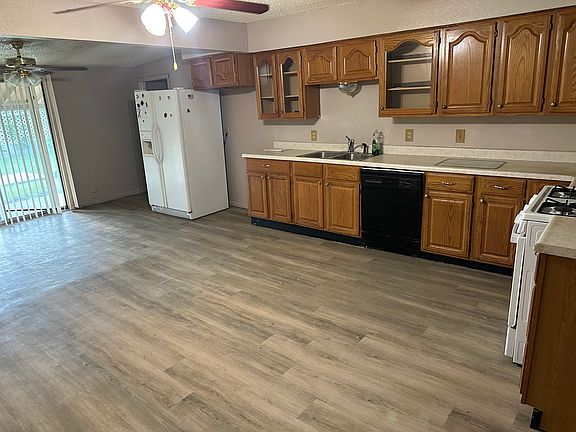 3rd image of 5422 Grey Rock Dr