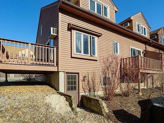 2nd image of 66 Casablanca Ct