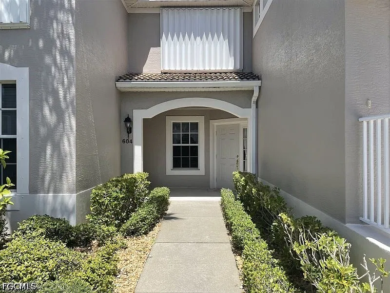 2 bed, 2.0 bath, 1116 sqft, $4,800 — Photo 2