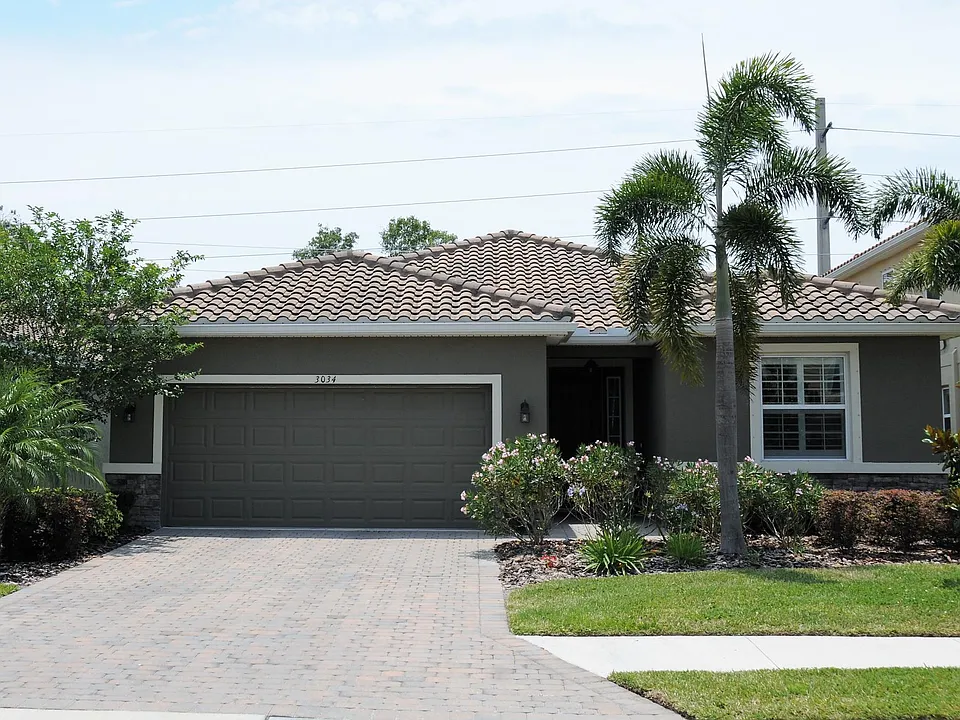 3034 Oriole Dr