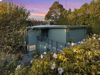 5733 Cabot Dr, Oakland, CA, 94611