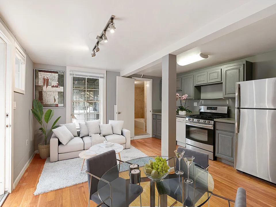 439A Broderick St
