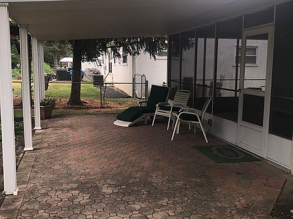 5th image of 1445 Knollwood Dr E
