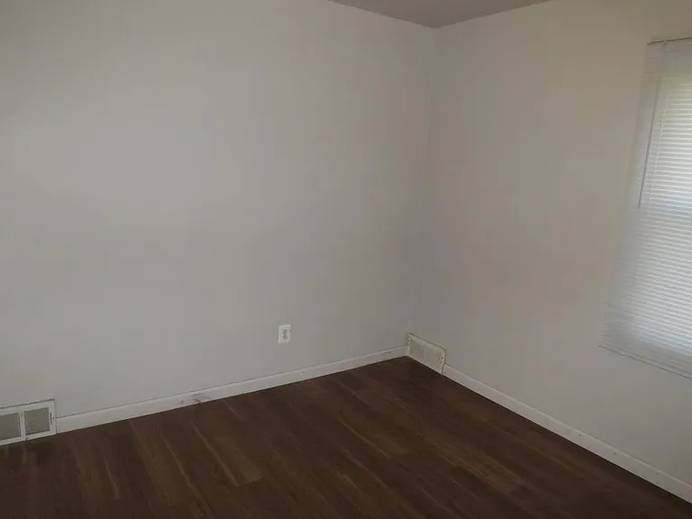 24622 Cloverlawn St — Photo 15