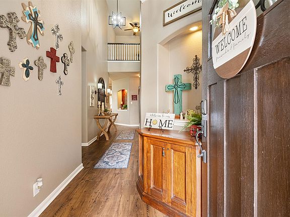 3rd image of 102 McCoy Cir