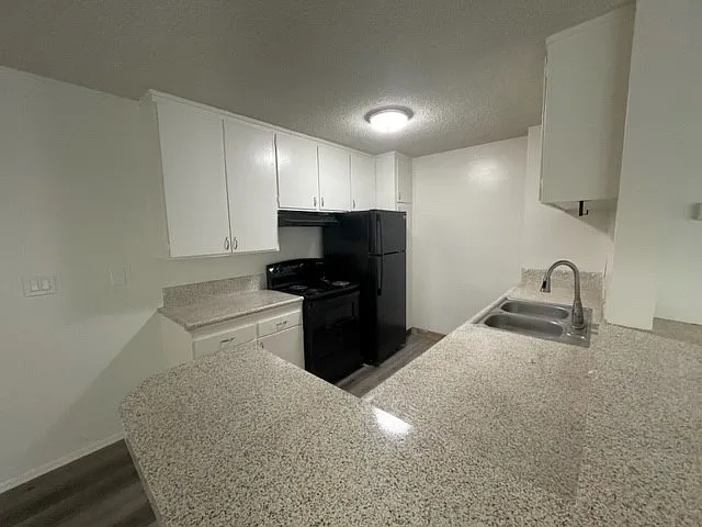 685 E Vista Chino #G2 — Photo 15