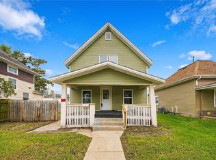 828 10th St SW, Cedar Rapids, IA 52404
