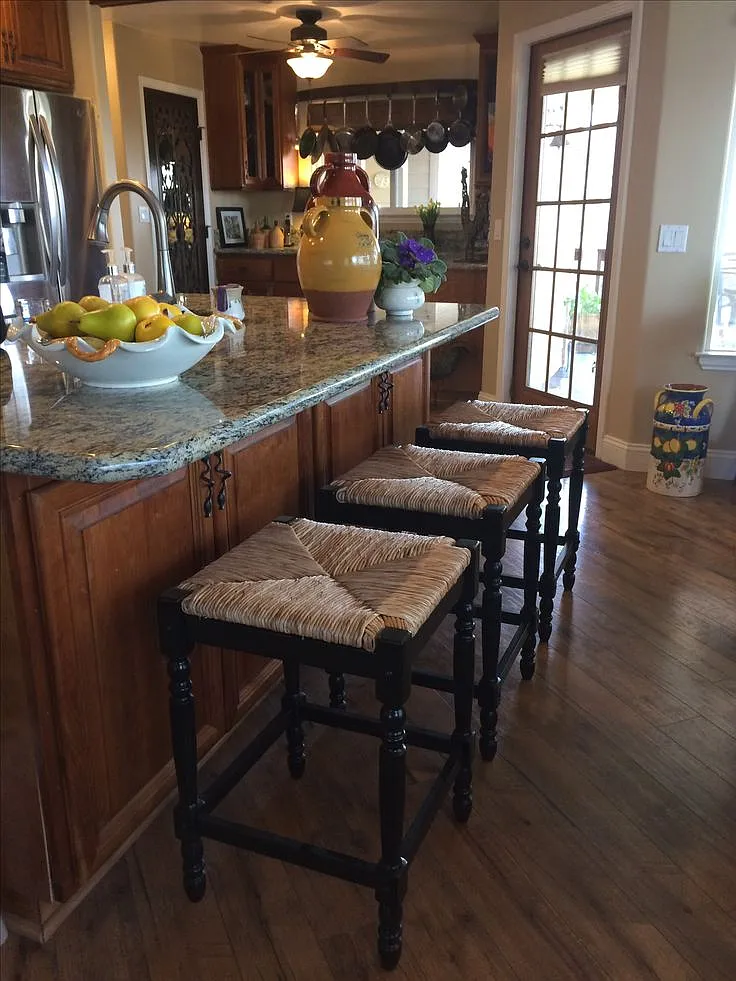 3 bed, 2200 sqft, $2,900 — Photo 4