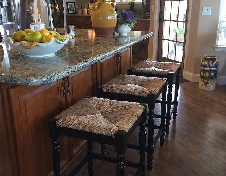 Kitchen island bar