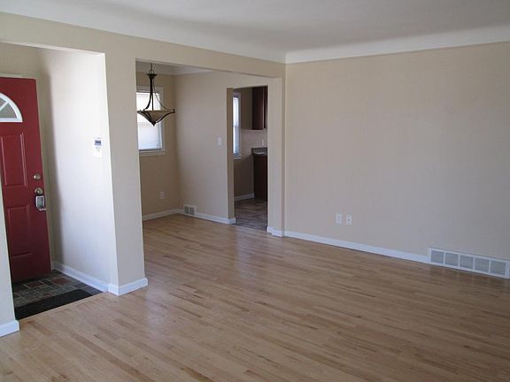 3rd image of 13701 Allan Ave