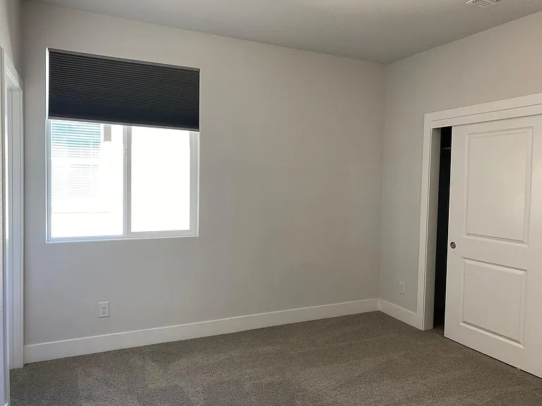 925 Bergenia St — Photo 35