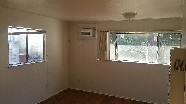 2nd image of 1036 N Sutter St APT 5