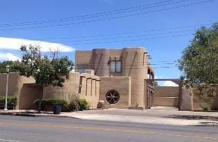 400 Rio Grande Blvd NW — Photo 1