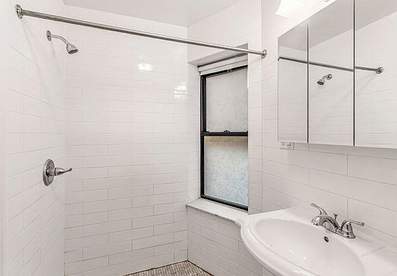 5th image of 544 W 50th St #5F