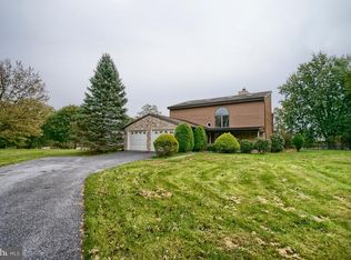725 W Siddonsburg Rd, Dillsburg, PA 17019