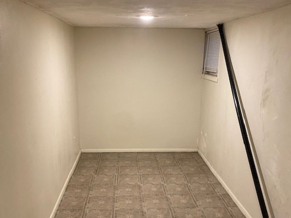2nd image of 106 E 1 S #F
