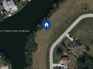 838 NW 28th Pl, Cape Coral, FL 33993