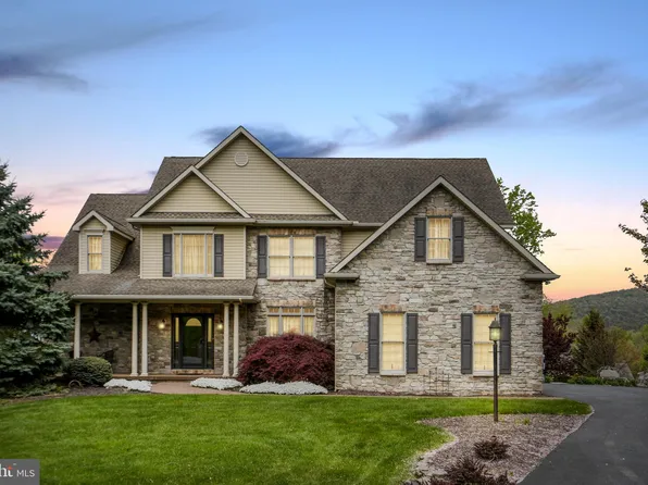 11262 Weatherstone Dr, Waynesboro, PA 17268