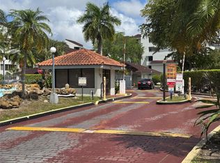 Verabella Falls Condo, Miami, FL 33193