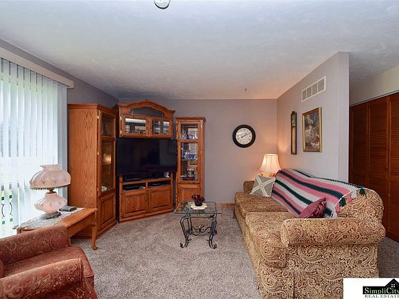5th image of 8330 Elizabeth Dr