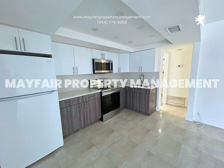 1534 SE 15th St #5 — Photo 3