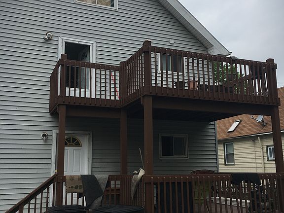 5th image of 2077 Lark St