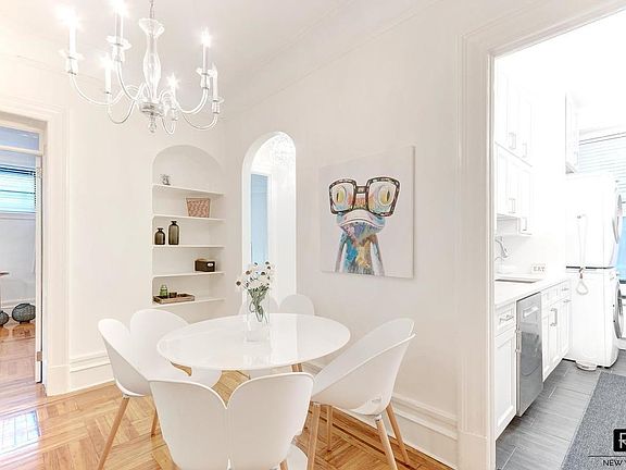 4th image of 401 W End Ave #2F