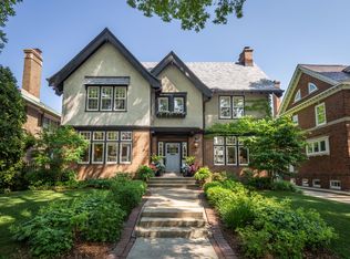 2556 N Terrace Ave, Milwaukee, WI 53211