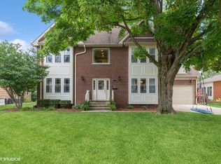 909 S Hi Lusi Ave, Mount Prospect, IL