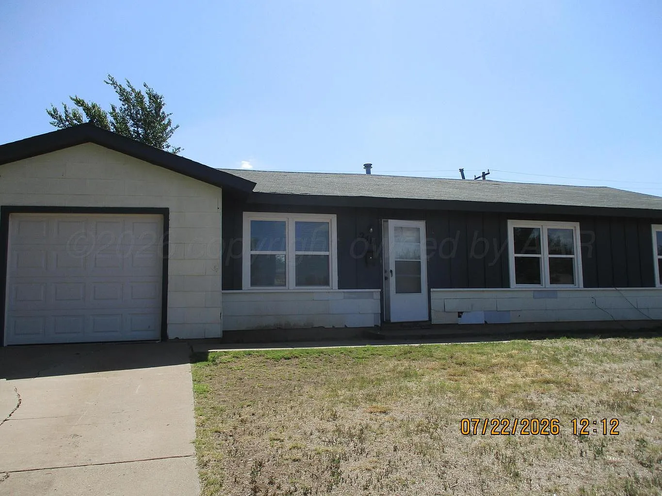 4 bed, 1352 sqft, $1,300 — Photo 1