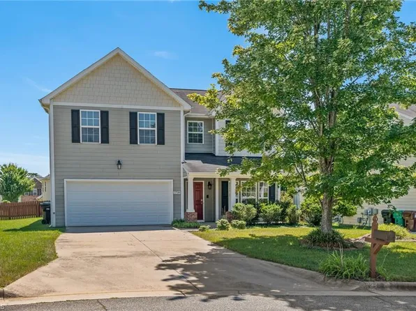 3708 Lexham Ct, High Point, NC 27265