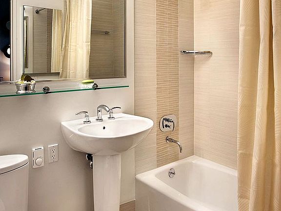 5th image of 200 W 67th St APT 9B