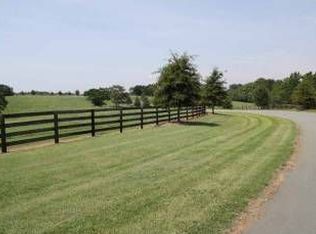 90 Hickory Downs Dr, Siler City, NC 27344
