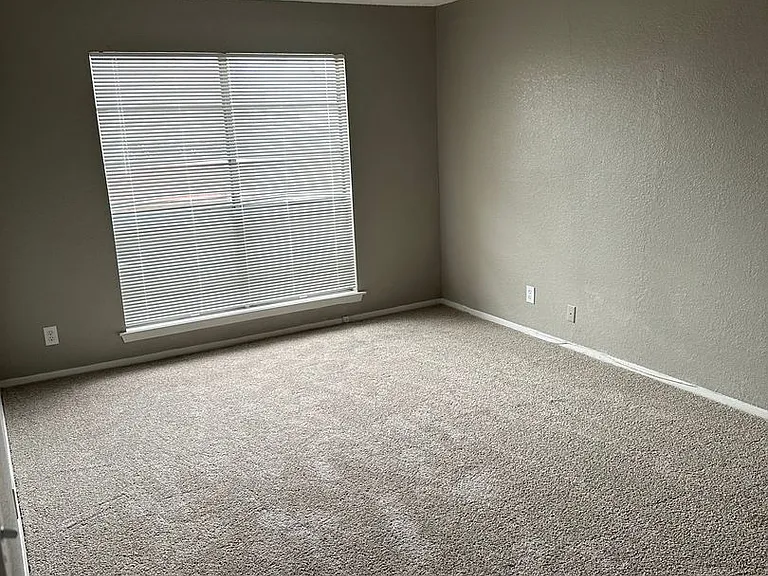 The Lewiston Apartments — Photo 27
