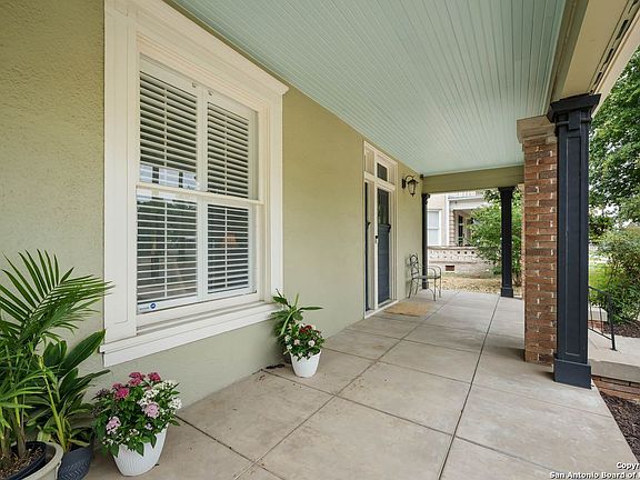 4th image of 206 W WOODLAWN AVE