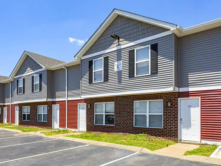 Chariot Pointe Apartments — Photo 21