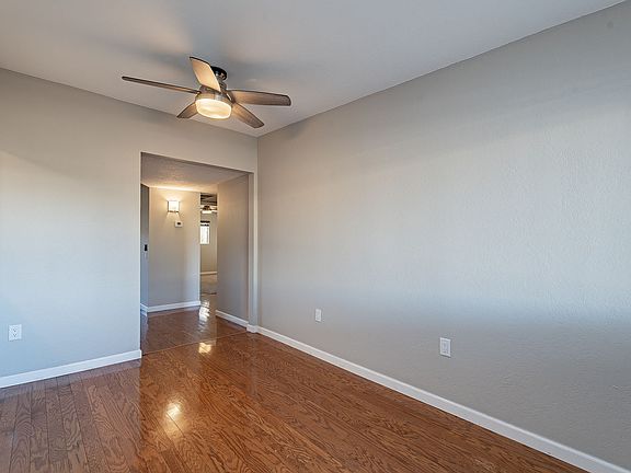 4th image of 413 N Calle De Las Profetas
