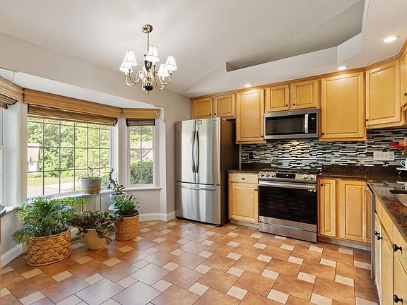 3rd image of 4 Orchard Lane