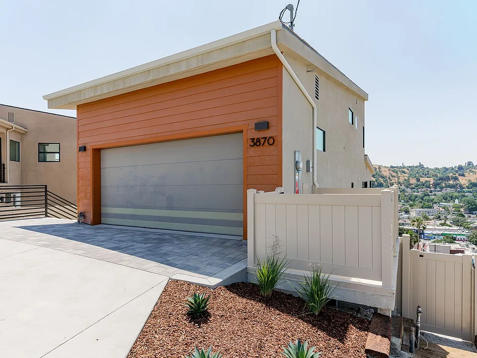 3870 W Point Dr