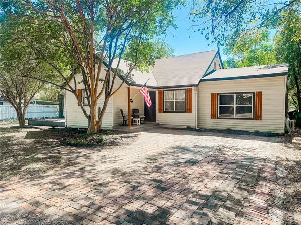 212 Penn St, Waxahachie, TX 75165