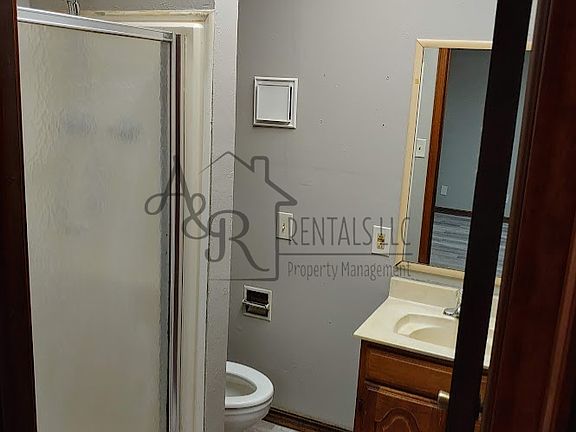 3rd image of 308 E 7th St #4