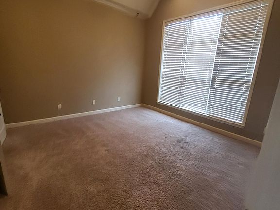 5th image of 20 Chapman Ln