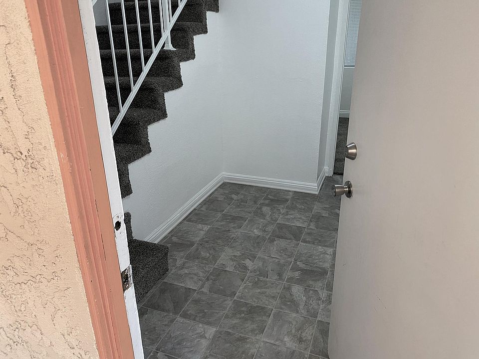 1st image of 606 N Clementine St APT C