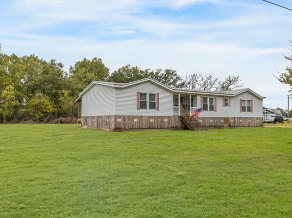 111 Old Railroad Rd, Erath, LA 70533