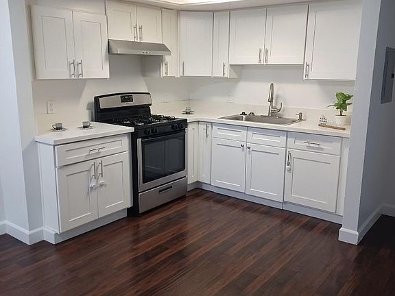 2nd image of 11937 Hart St #7