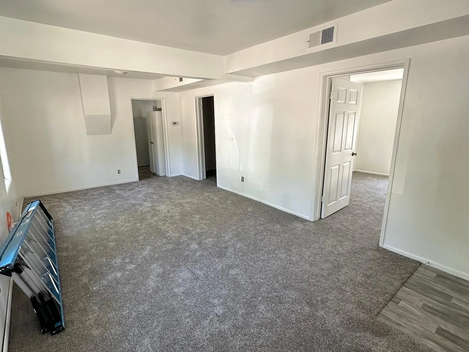 404 S San Francisco St — Photo 3