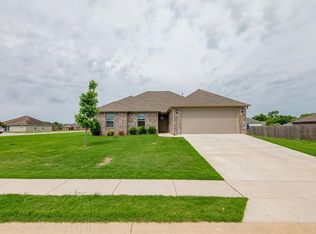 925 Washburn Dr, Pea Ridge, AR 72751