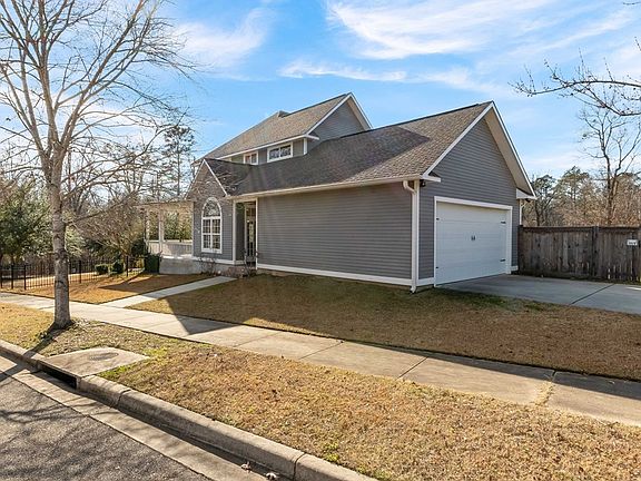 3rd image of 110 Bradbury Dr